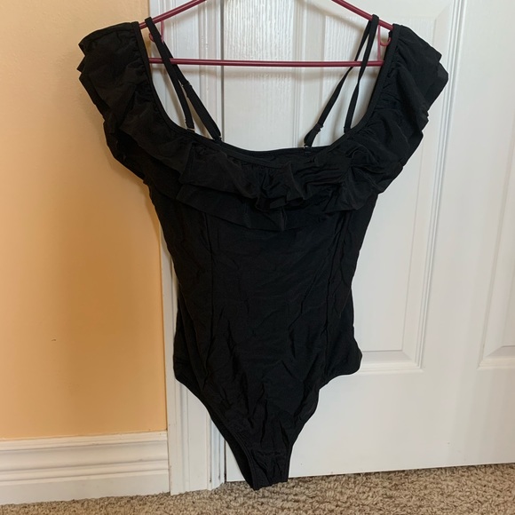 Clothes - Picture 3 of 8